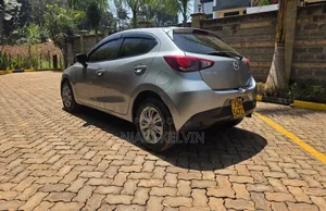 Mazda Demio 2016 Silver