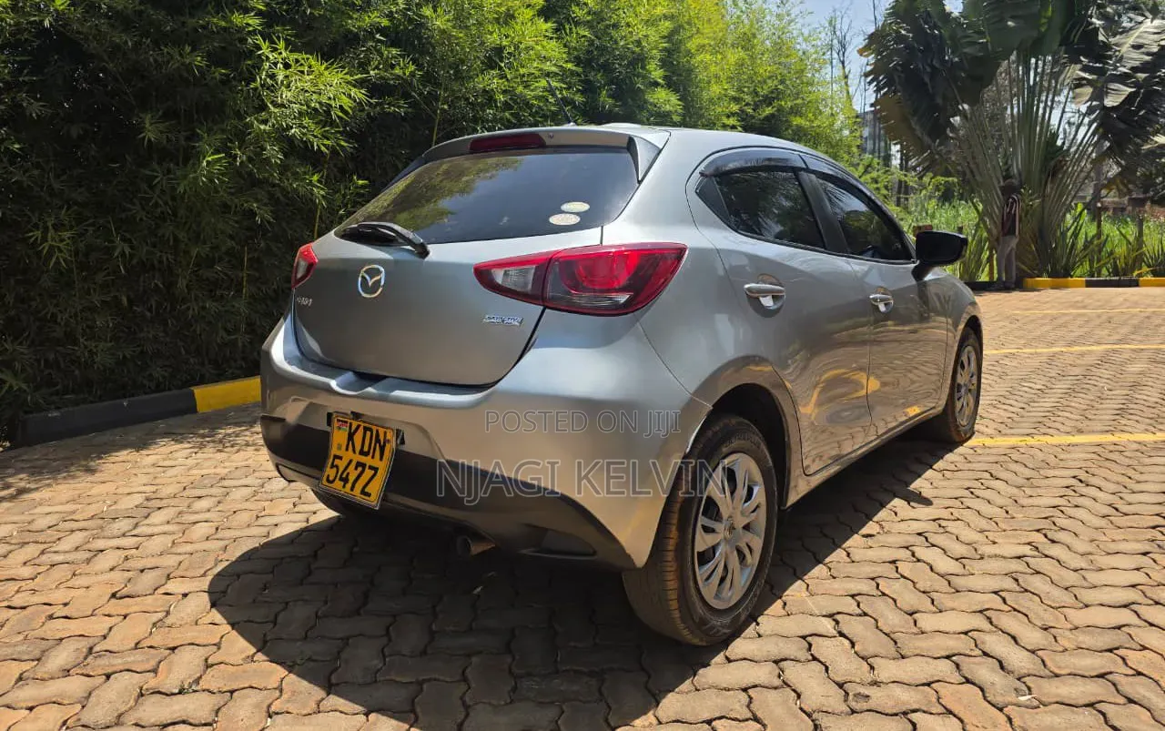 Mazda Demio 2016 Silver