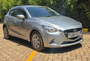 Mazda Demio 2016 Silver