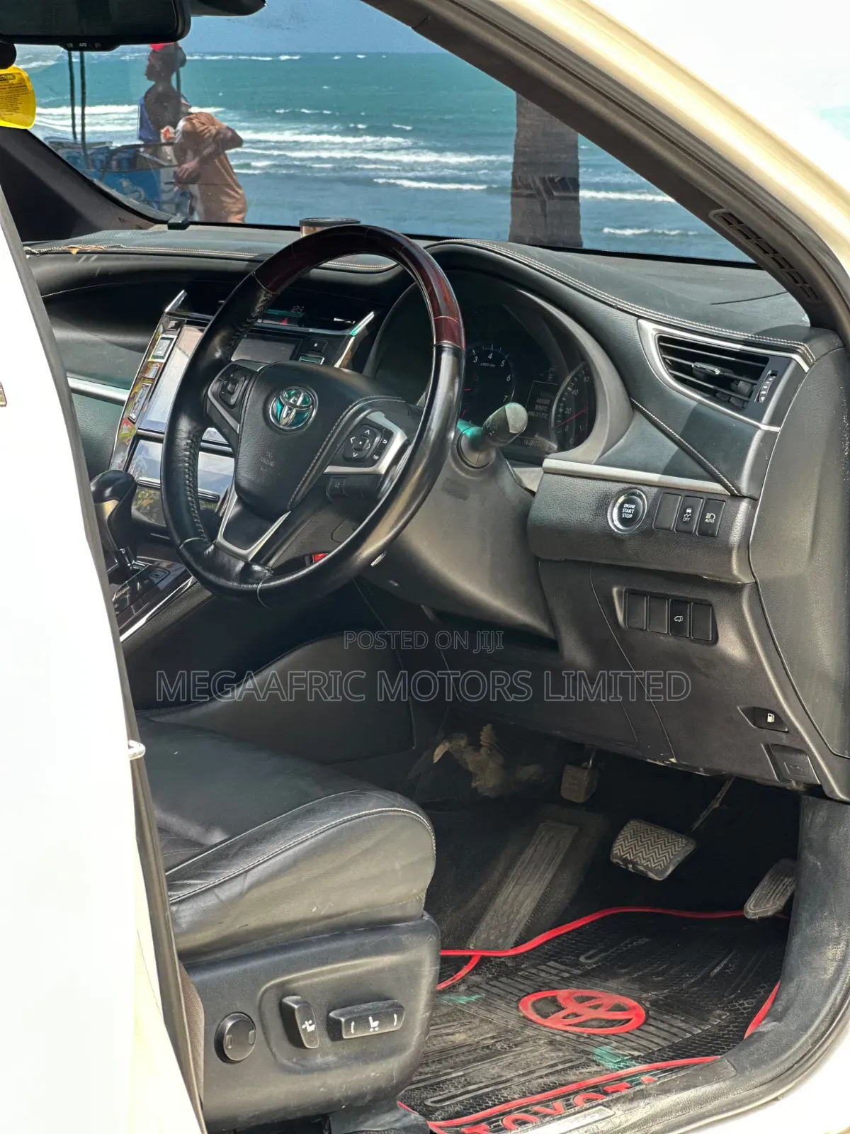 Toyota Harrier 2.0 4WD 2016 White