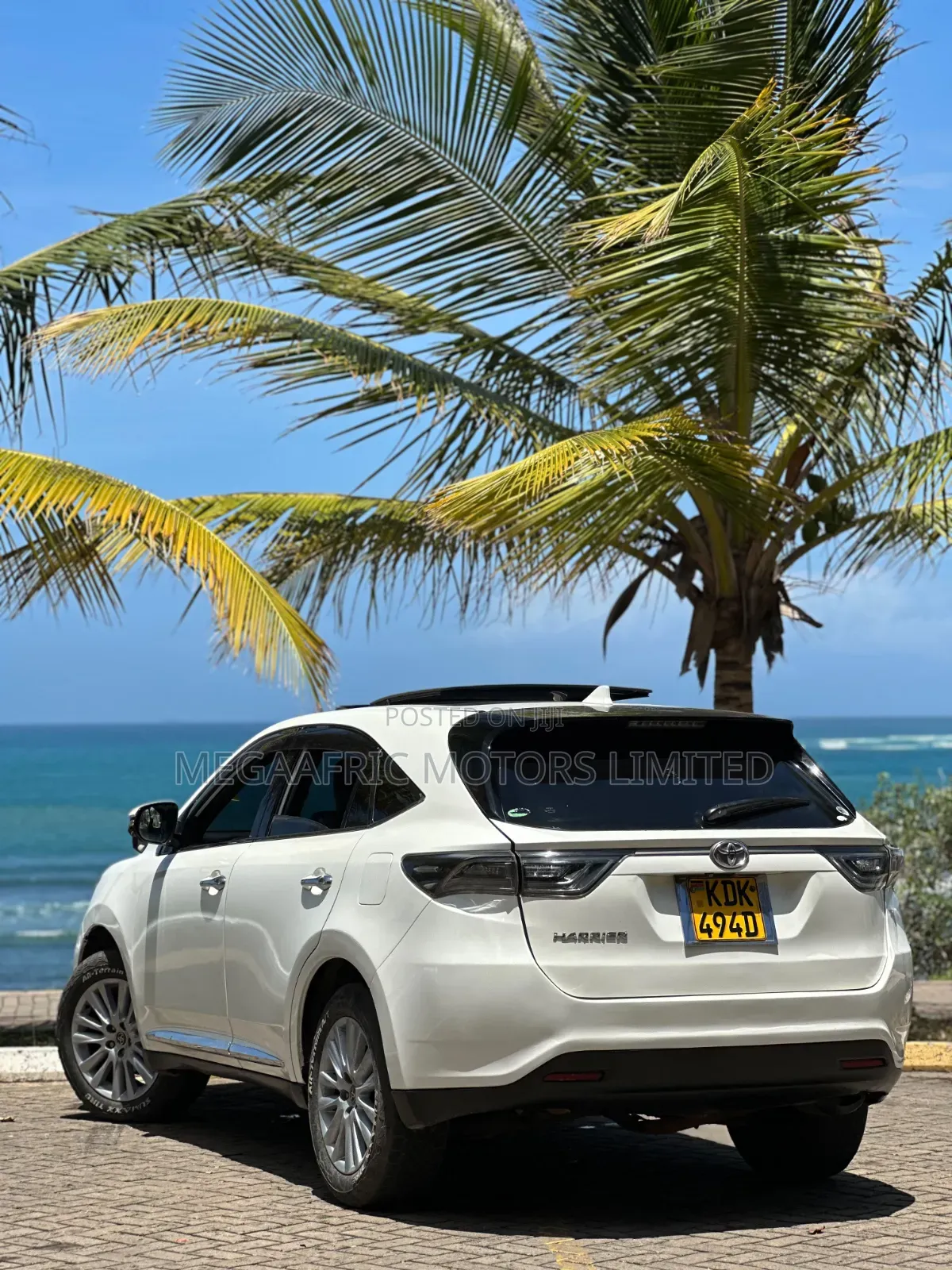 Toyota Harrier 2.0 4WD 2016 White