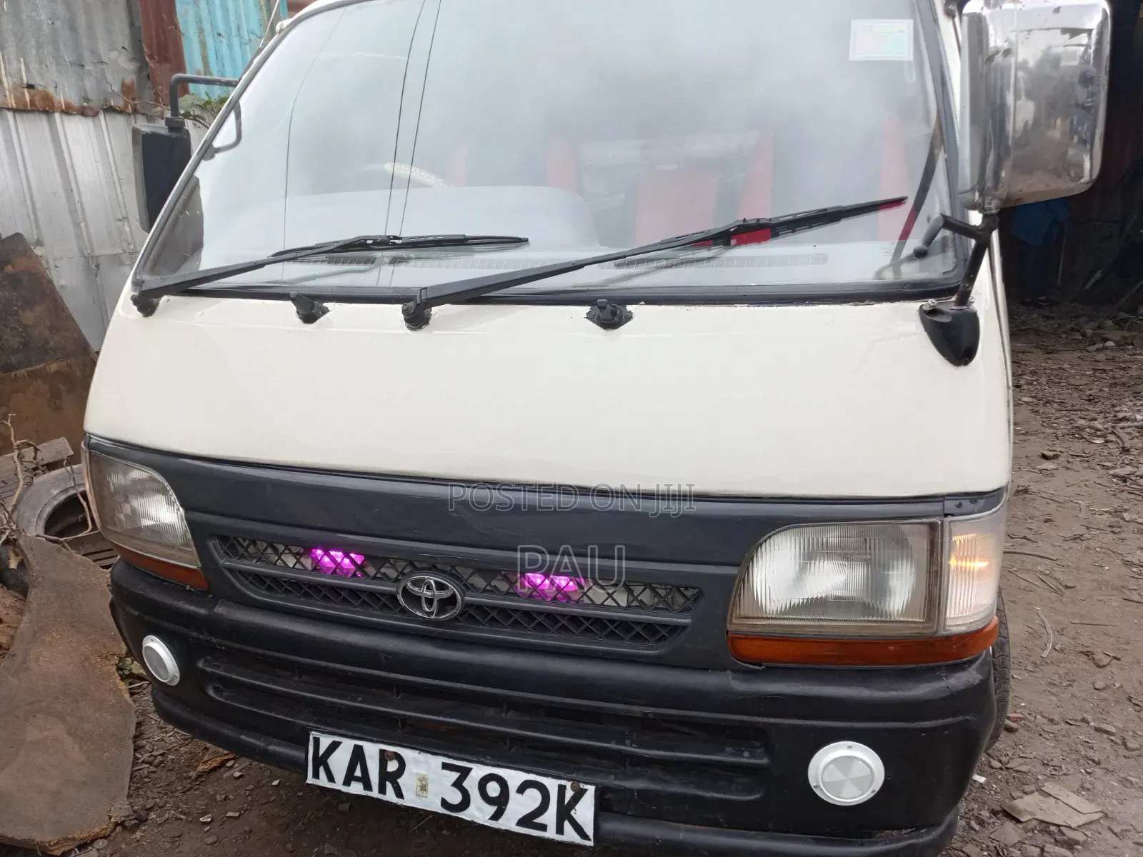 Toyota HiAce 1997 Beige