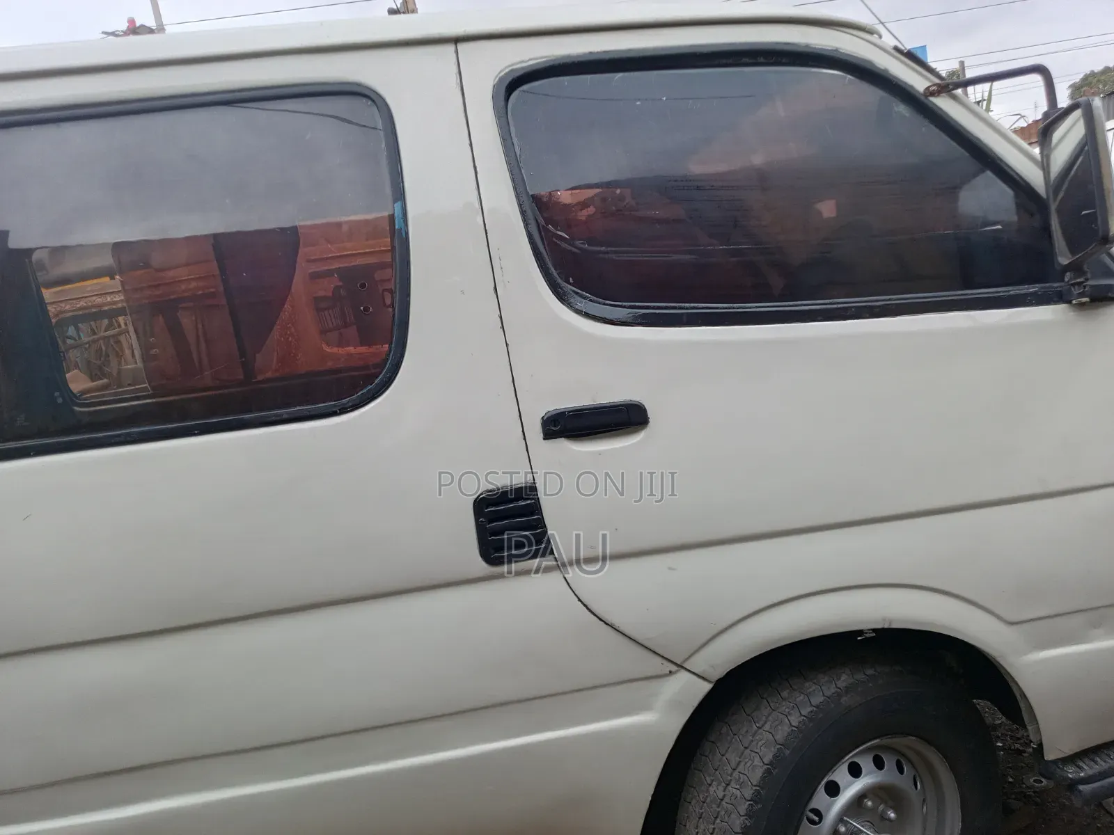 Toyota HiAce 1997 Beige