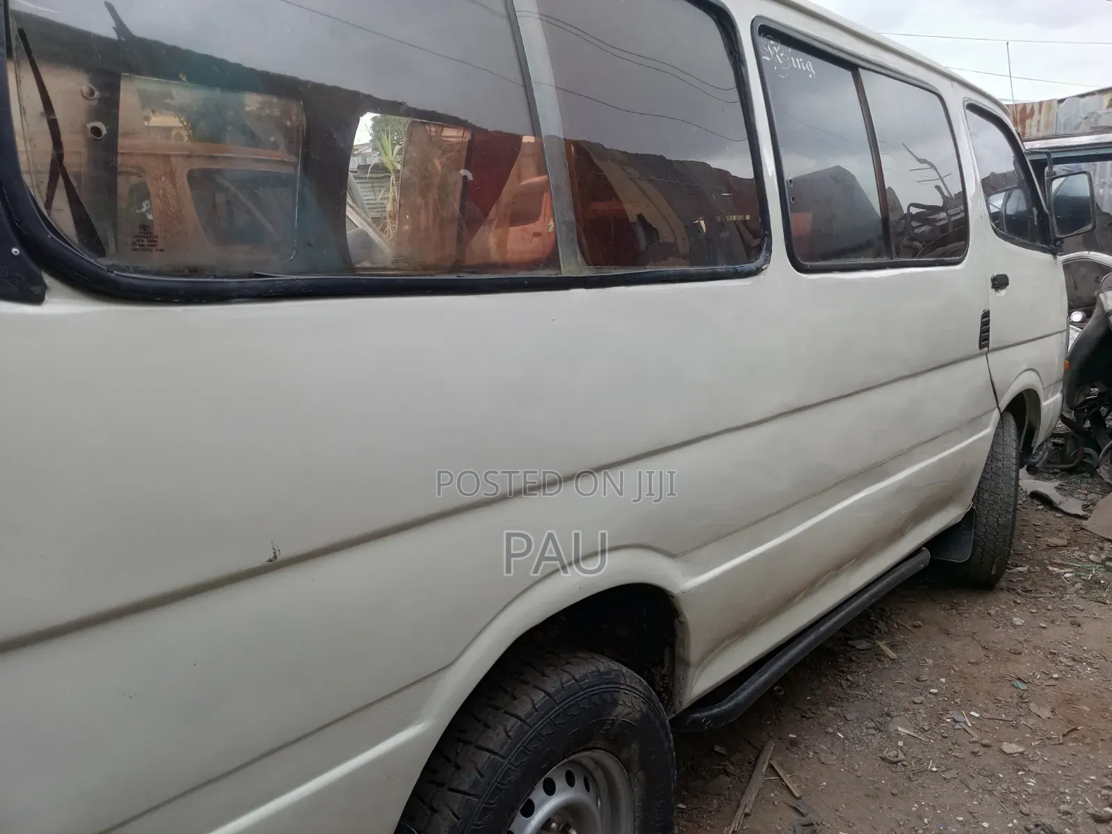 Toyota HiAce 1997 Beige