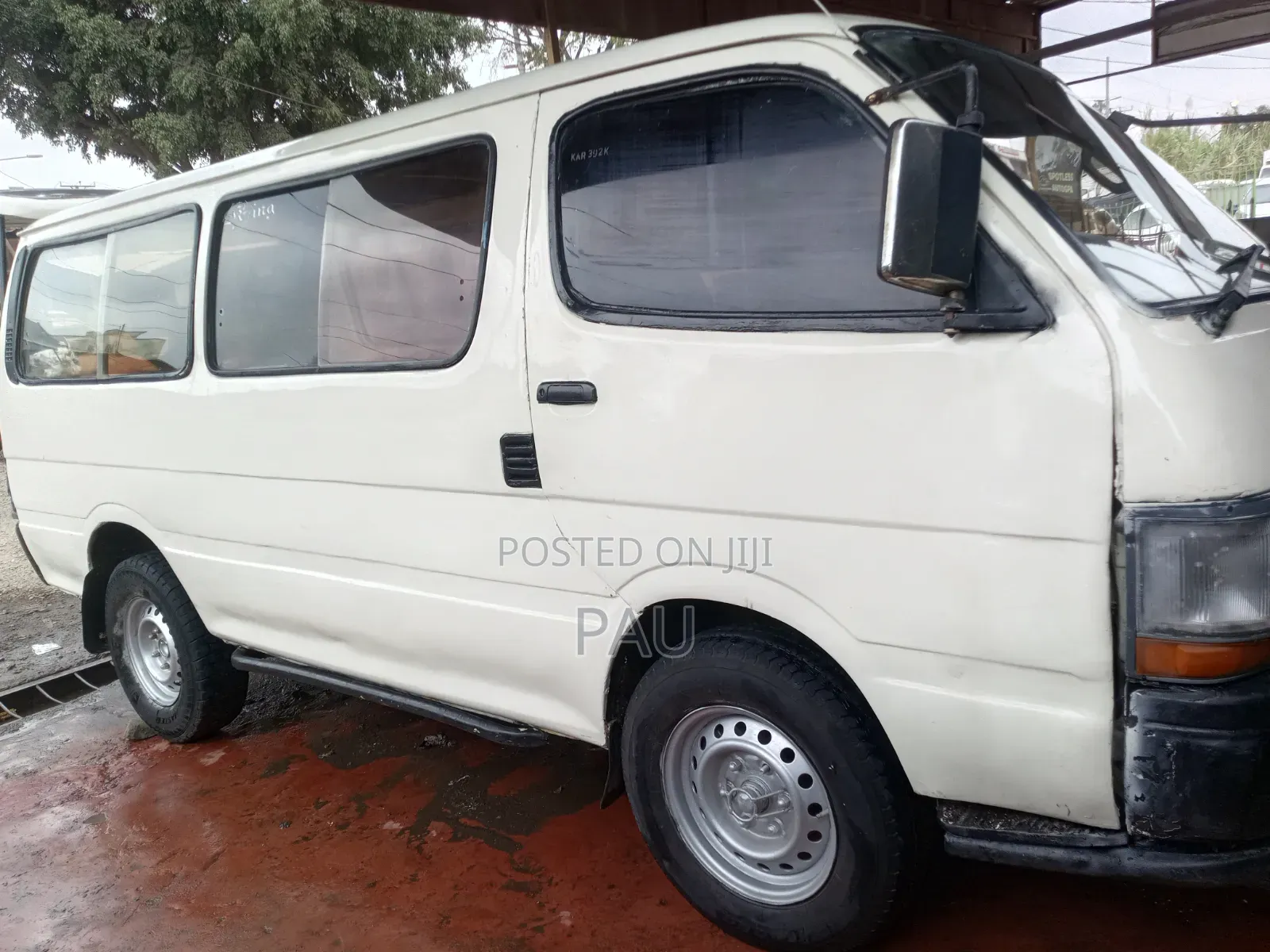 Toyota HiAce 1997 Beige