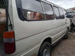 Toyota HiAce 1997 Beige