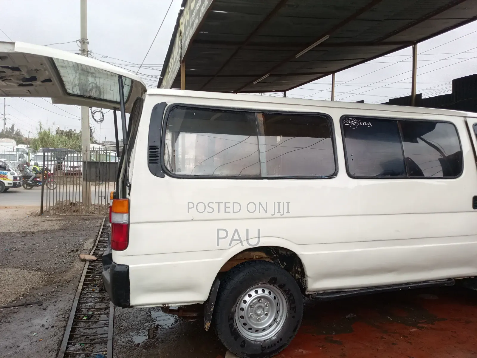 Toyota HiAce 1997 Beige