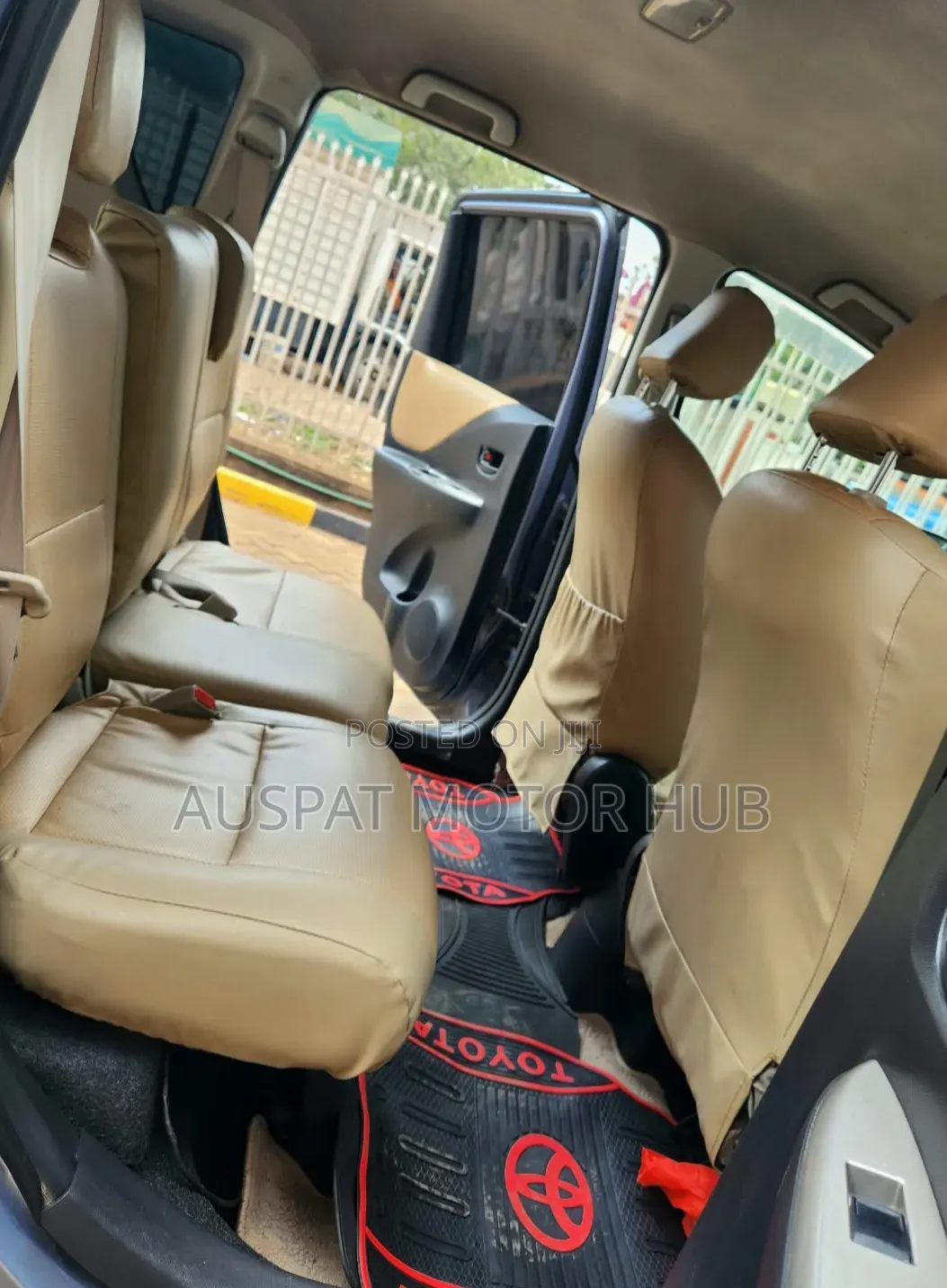 Toyota Ractis 1.3 FWD 2010 Burgundy