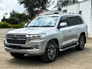 Toyota Land Cruiser 2018 Silver