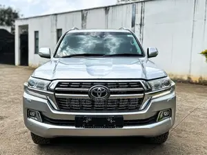 Toyota Land Cruiser 2018 Silver