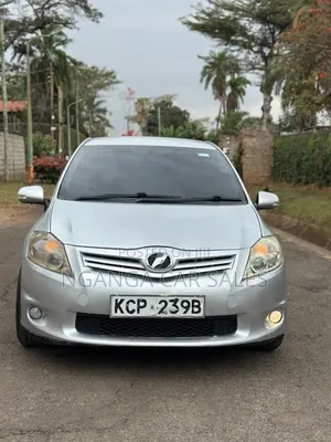 Toyota Auris 2010 Silver