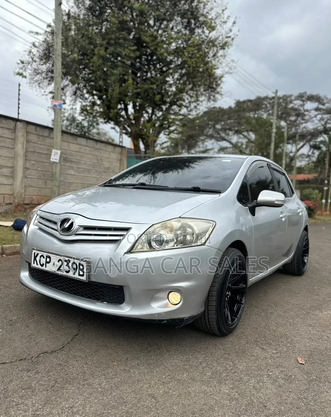 Toyota Auris 2010 Silver