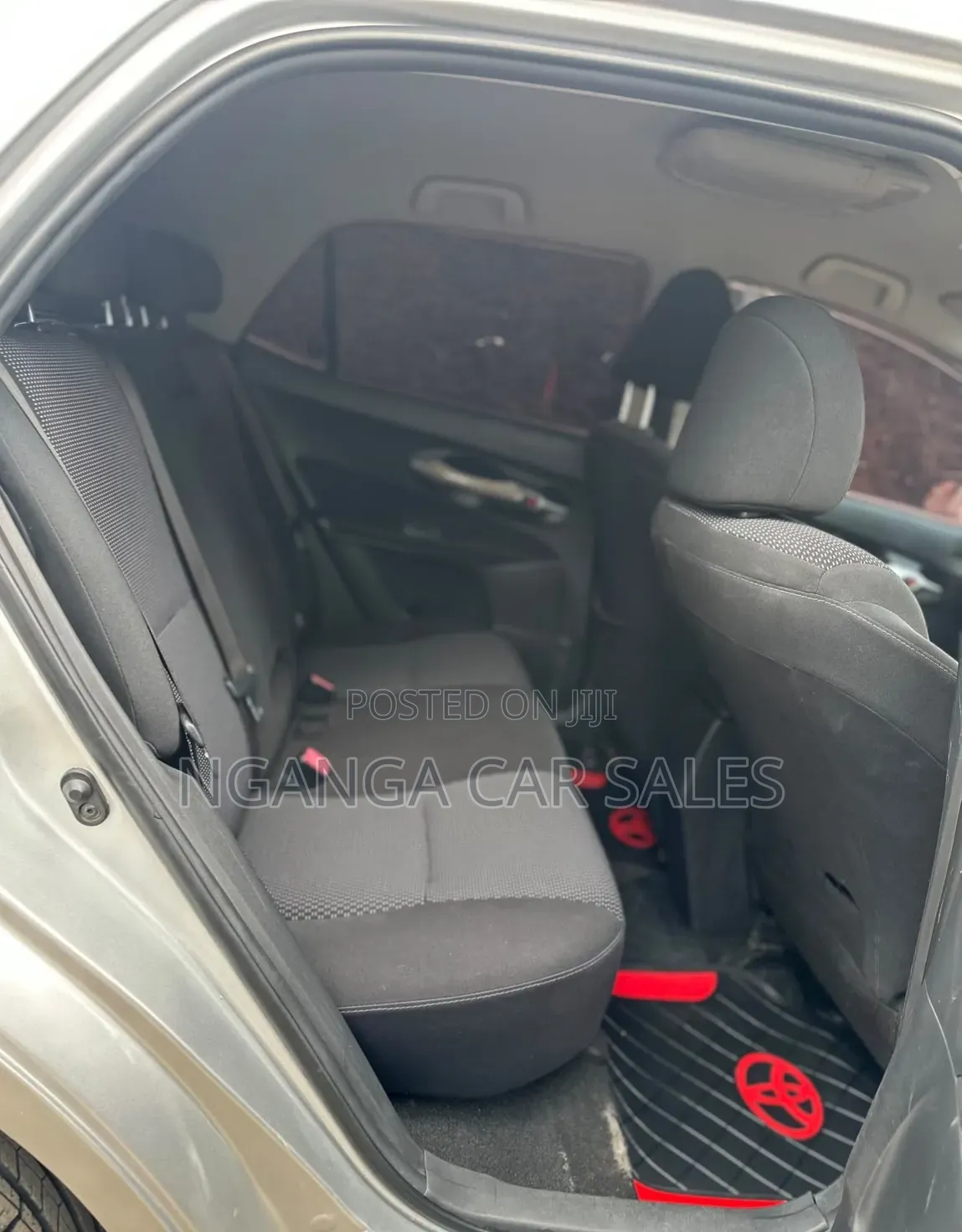 Toyota Auris 2010 Silver