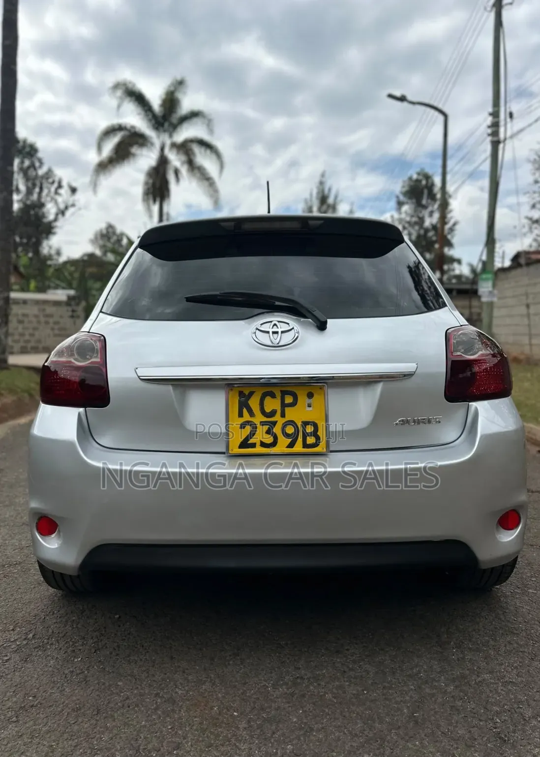 Toyota Auris 2010 Silver