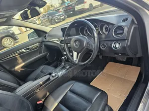 Mercedes-Benz C200 2011 Silver