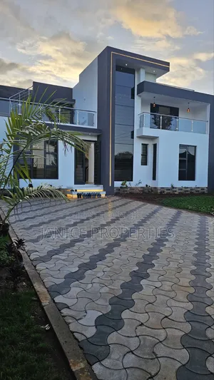 5bdrm Maisonette in Palm Court, Kwa Kairu for sale