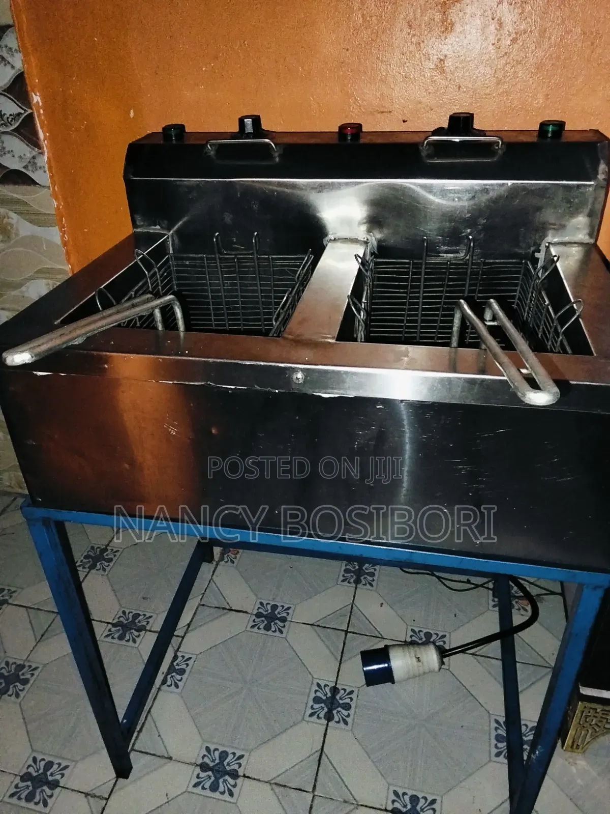 Commercial Electric Fryer – 2 Months Used, Excellent Condition