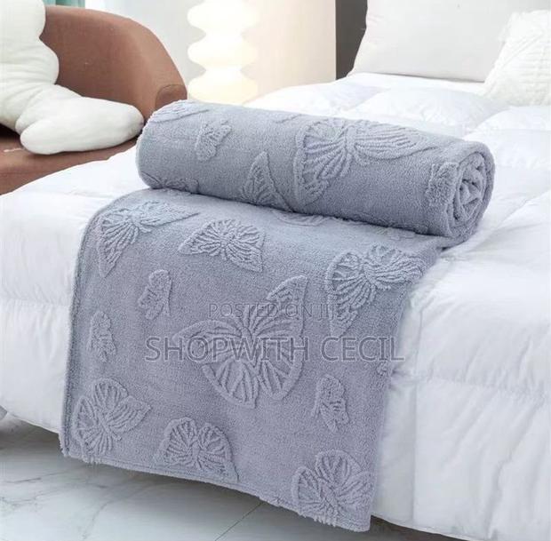Butterfly Warm Fleece Blankets - thumbnail 5