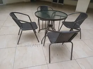 4-Seater Outdoor Mesh Dining Set With Round Glass Table
