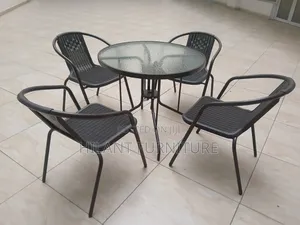 4-Seater Outdoor Mesh Dining Set With Round Glass Table