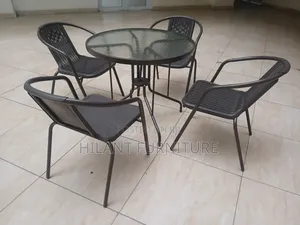 4-Seater Outdoor Mesh Dining Set With Round Glass Table