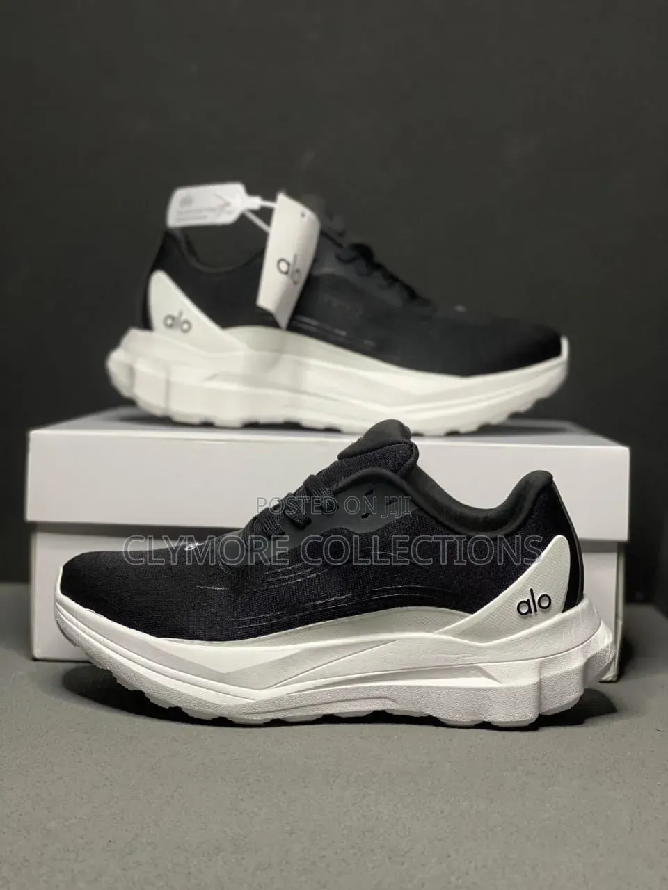 Alo Yoga Runner Breathable Cushioned Sports Casual Shoes