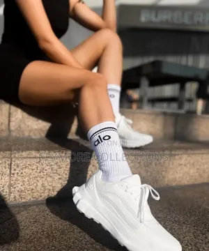 Alo Yoga Runner Breathable Cushioned Sports Casual Shoes