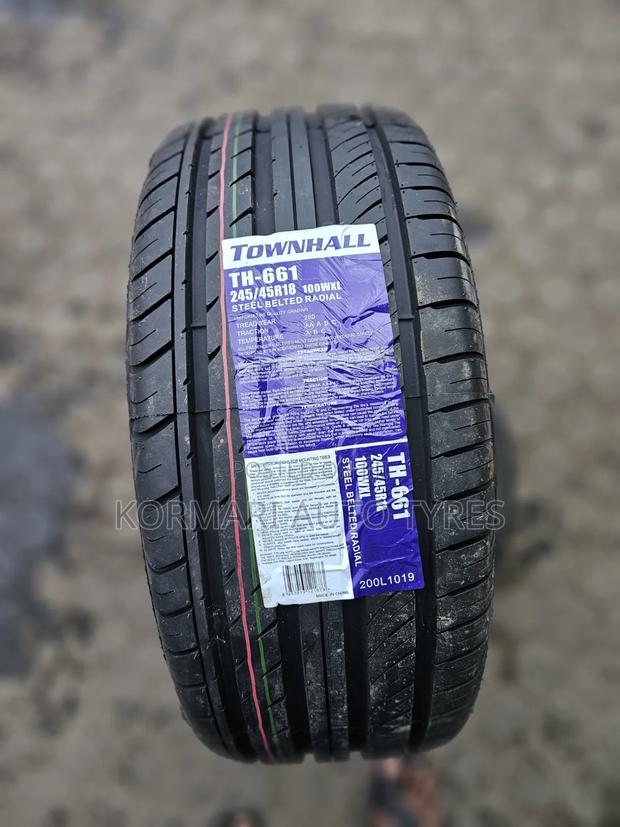245/45r18 Townhall Tire