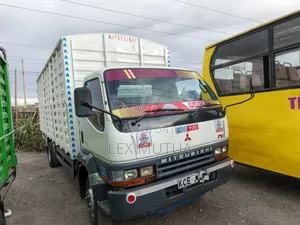 Mitsubishi Fh Truck 2017 White