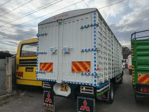 Mitsubishi Fh Truck 2017 White