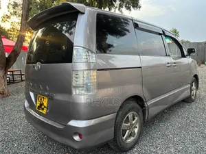 Toyota Voxy X 2WD 8-Seater 2007 Gray