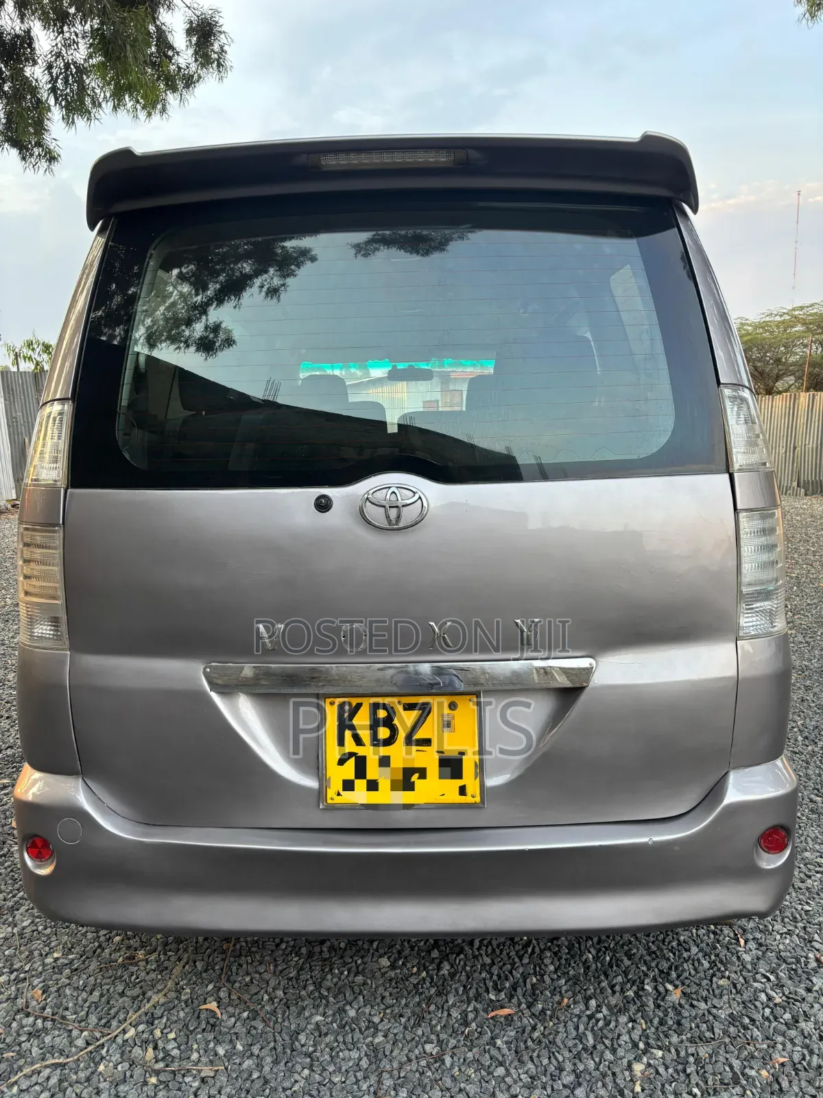 Toyota Voxy X 2WD 8-Seater 2007 Gray