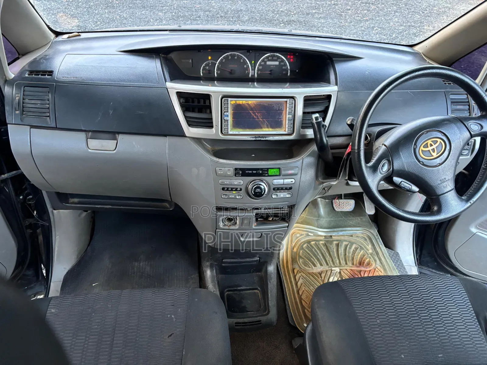 Toyota Voxy X 2WD 8-Seater 2007 Gray