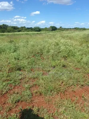 100 Acres Emali Touching Mombasa Road Selling at 2.8m.per Acre