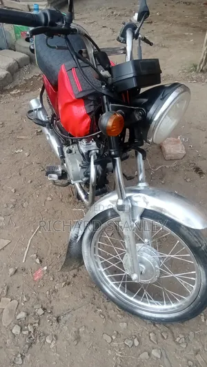 Bajaj Boxer 100 2020 Red