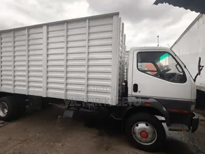 Mitsubishi FH215 Enclosed Body