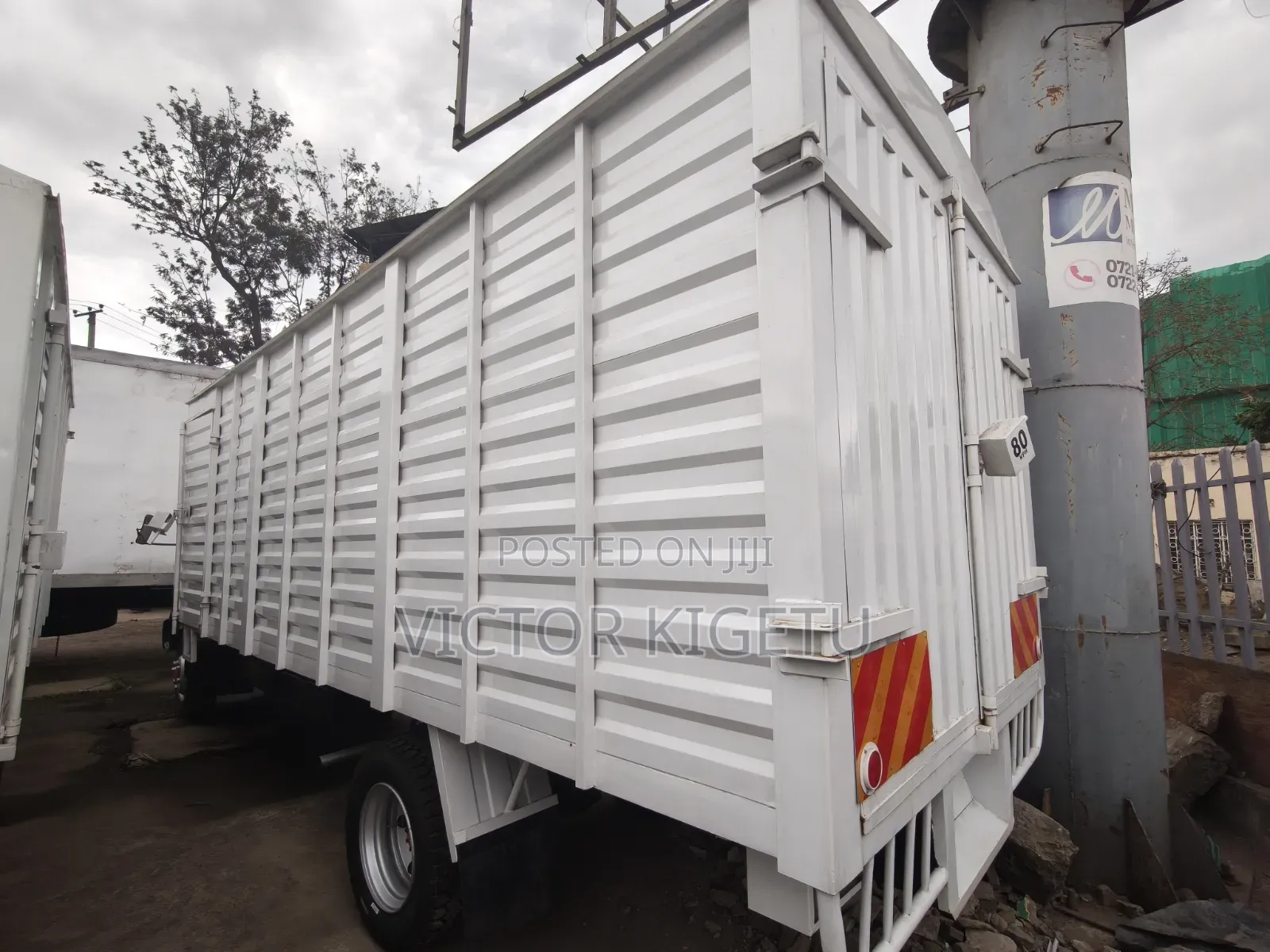 Mitsubishi FH215 Enclosed Body