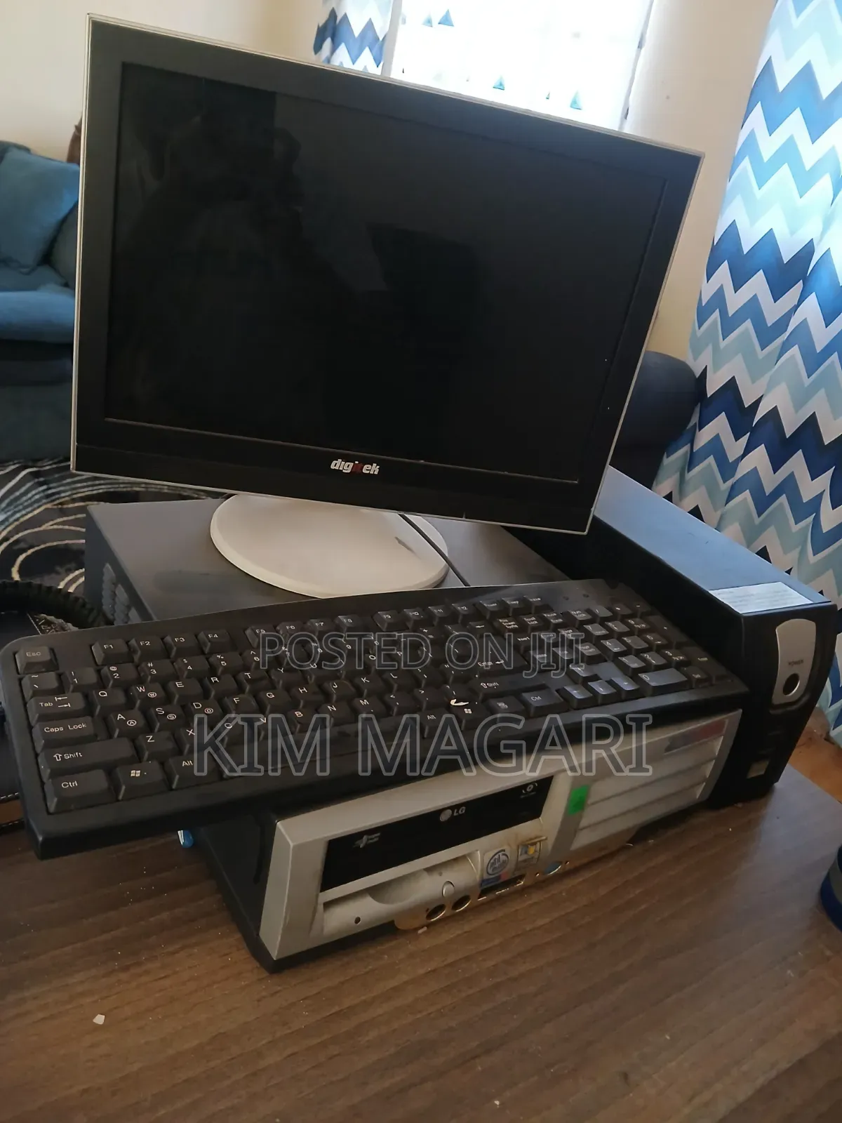 Desktop Computer Microsoft 4GB Intel Pentium HDD 128GB