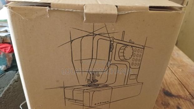 Sewing Machine - thumbnail 2