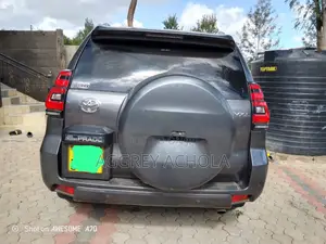 Toyota Land Cruiser Prado 2.8 2021 Gray