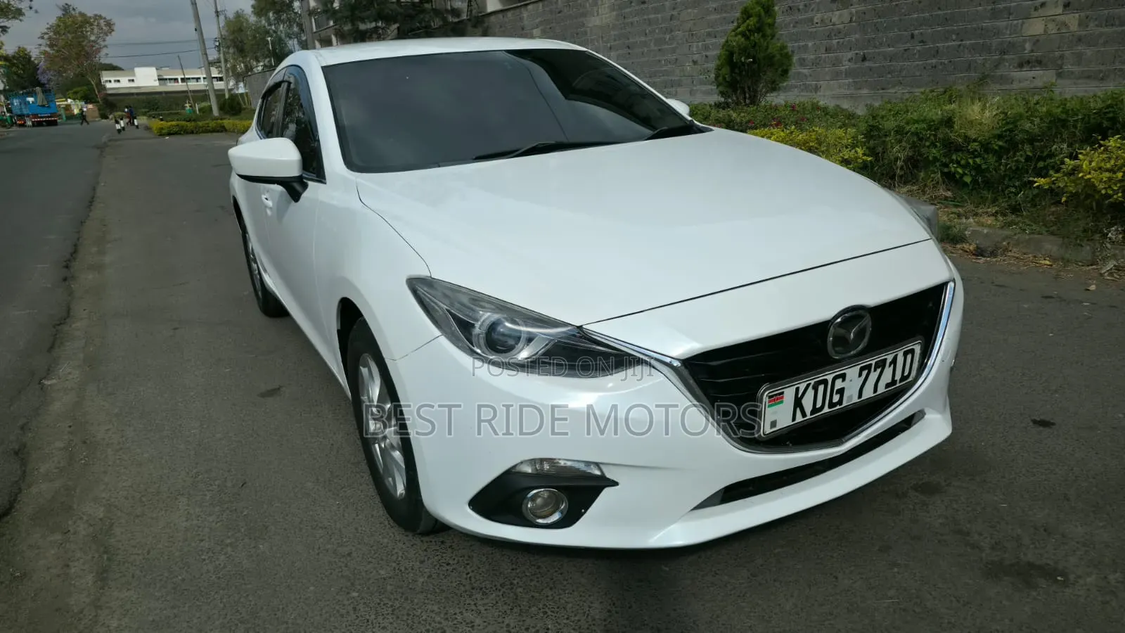 Mazda Axela SV Premium 2014 White