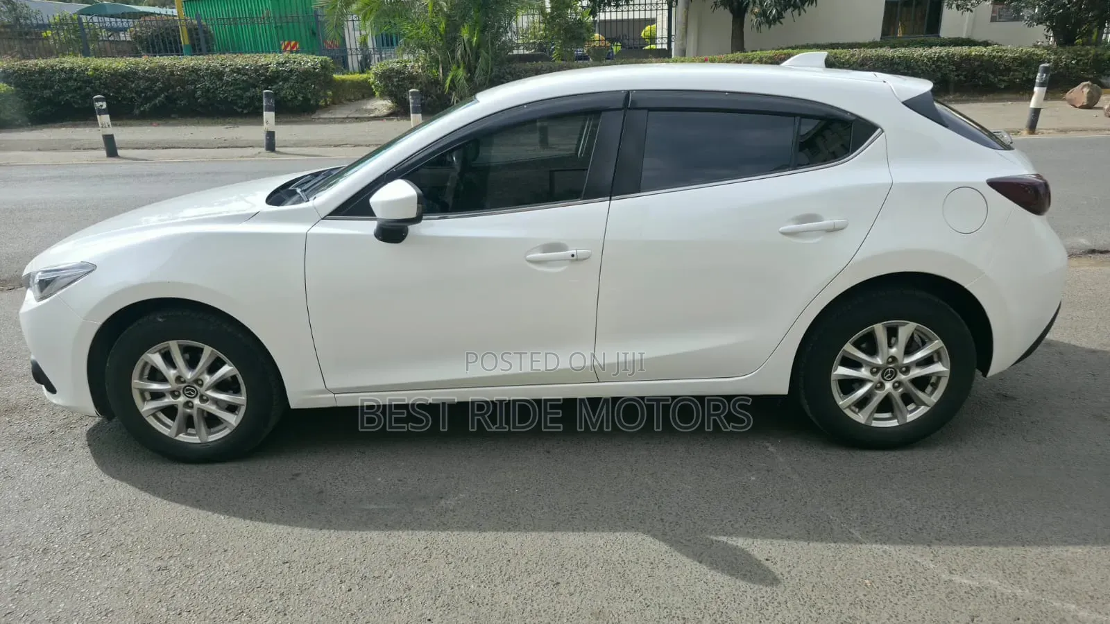 Mazda Axela SV Premium 2014 White