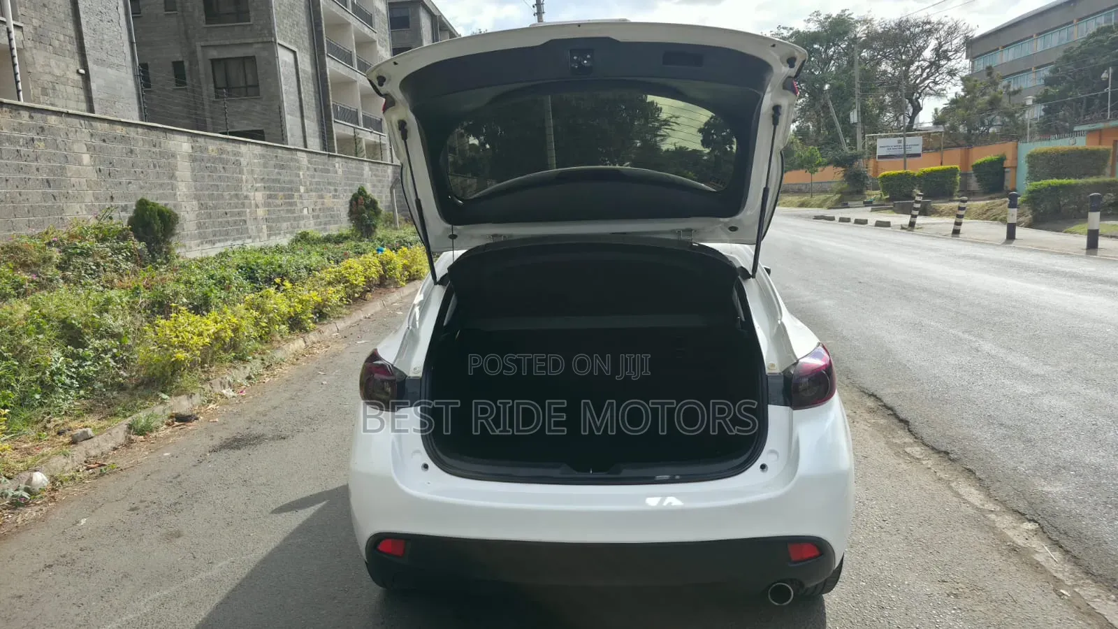 Mazda Axela SV Premium 2014 White