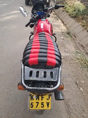 Bajaj Boxer 125 2024 Red