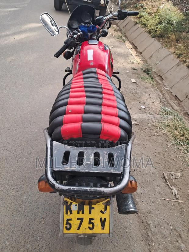 Bajaj Boxer 125 2024 Red - main view