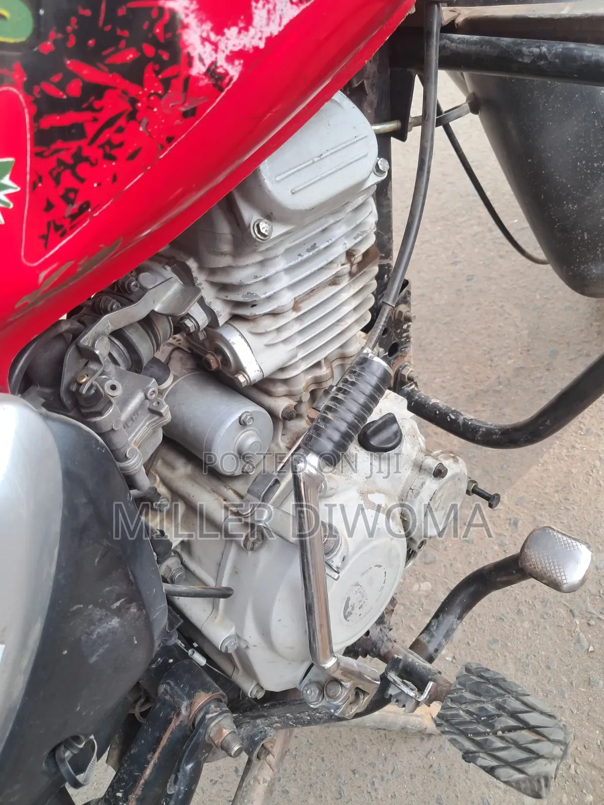 Bajaj Boxer 125 2024 Red