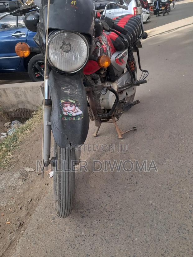 Bajaj Boxer 125 2024 Red - thumbnail 4