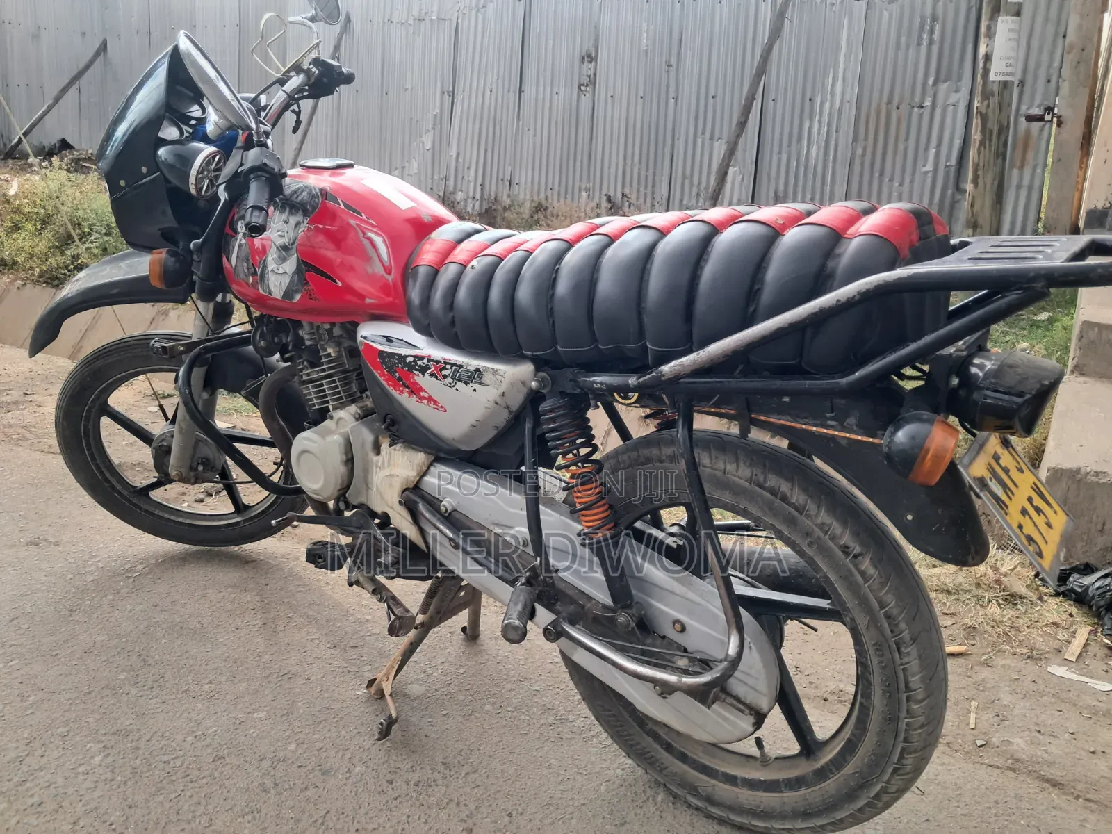 Bajaj Boxer 125 2024 Red