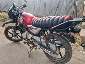 Bajaj Boxer 125 2024 Red