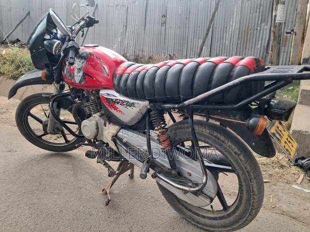 Bajaj Boxer 125 2024 Red - thumbnail 5